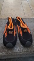 Chaussures de plage taille 35. très peu portées