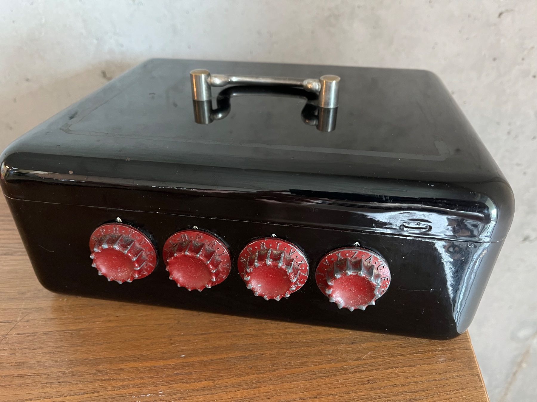 Registratore di cassa: SEHR ALTE METALL KASSE MIT BUCHSTABEN CODE SEHR SELTEN – Usato da Balterswil venduto da MR_FEELGOOD 1