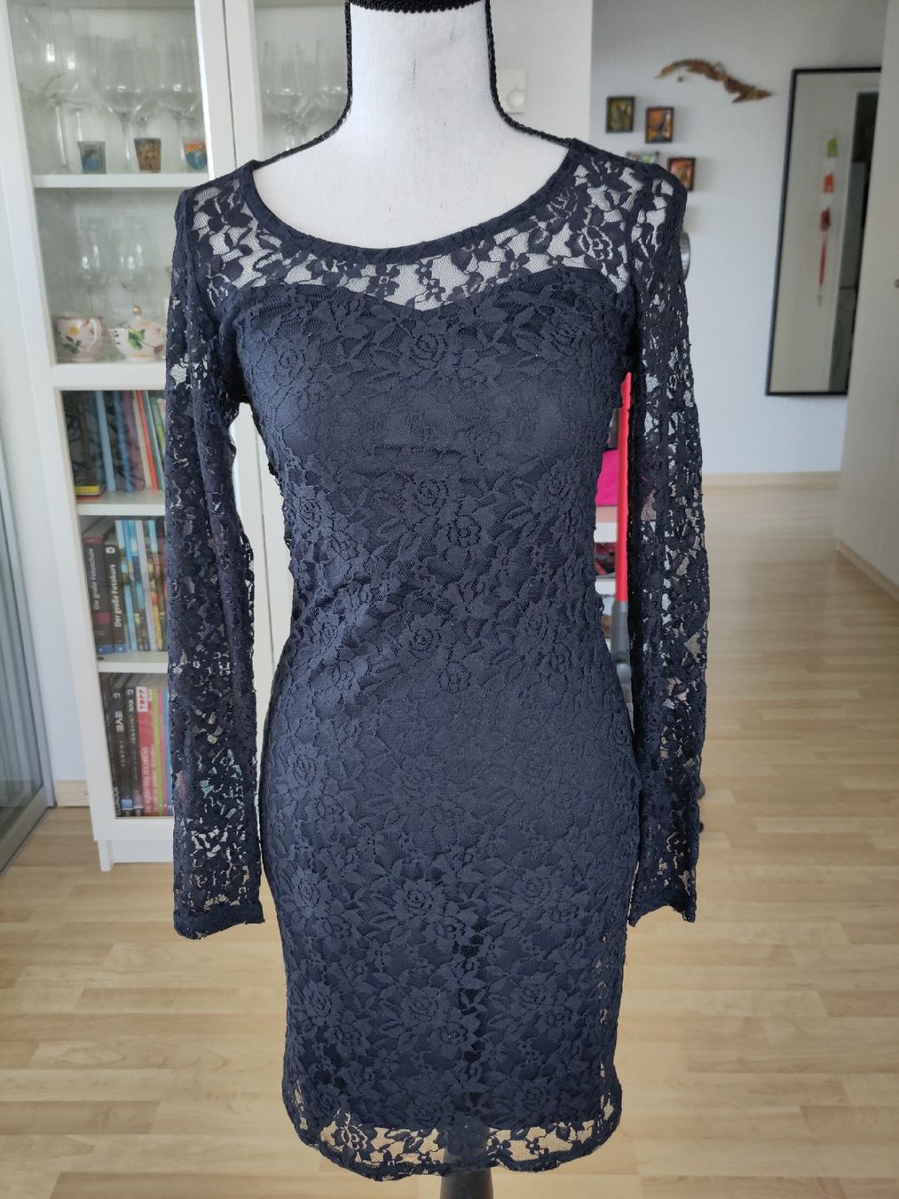 Robes: Spitzenkleid, Grösse S – D'occasion à Zürich par njerryrocky