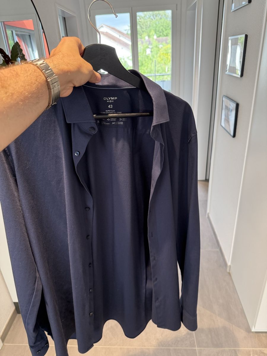 Hemden: Olymp Hemd Navy Grösse 43 Super Slim Dynamic Flex  – Neu (gemäss Beschreibung) aus Ottenbach von ygi95