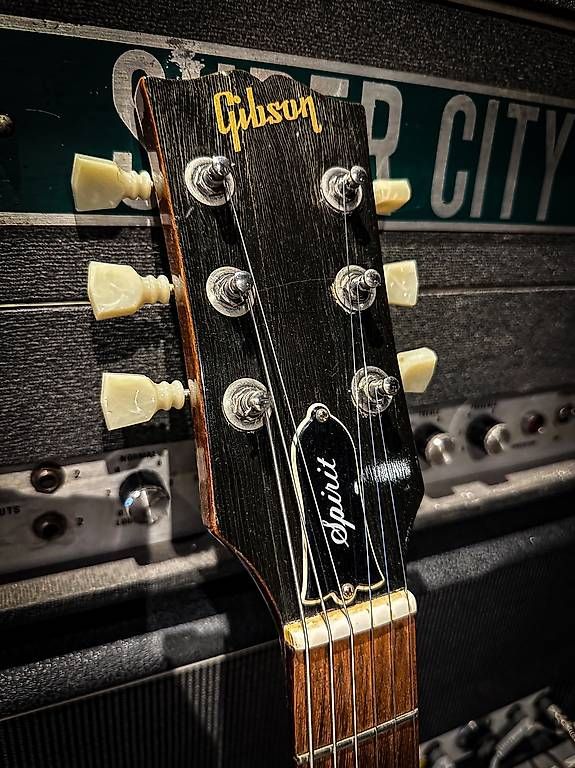 Gibson Strumenti musicali: Gibson Spirit II 1981 – Usato da Montreux venduto da Alligator-AMPS 6