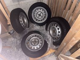 4 neue Winterpneu 175/65 R14 inkl gebrauchten Felgen