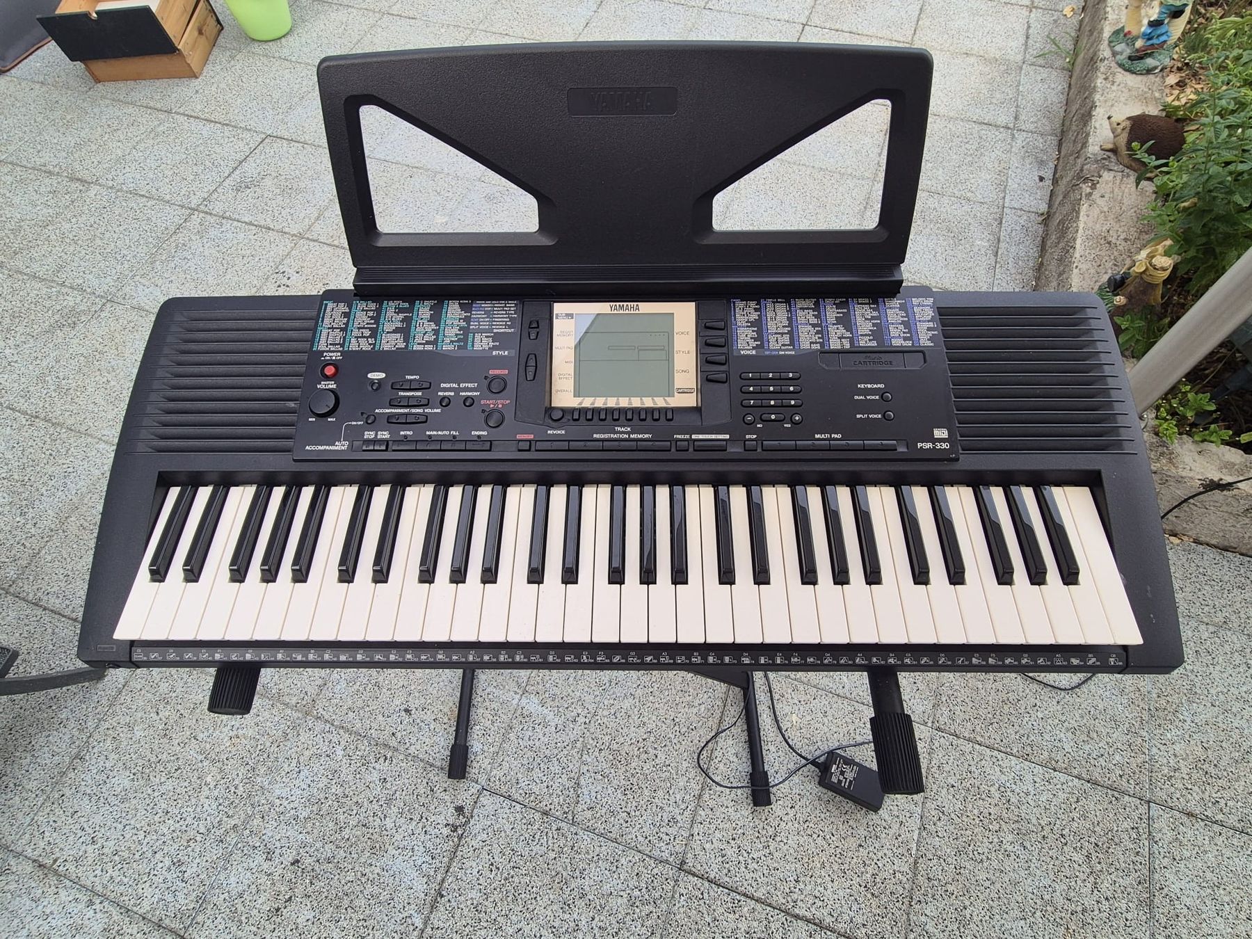 Yamaha Strumenti musicali: Clavier Yamaha avec stand et alimentation – Usato da Delémont venduto da isa_z6dl 3