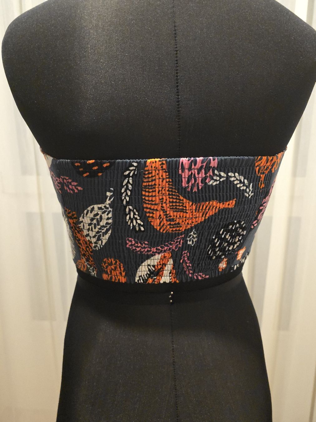 Top: Crop Top – Usato da Zürich venduto da ale_bg2x 2