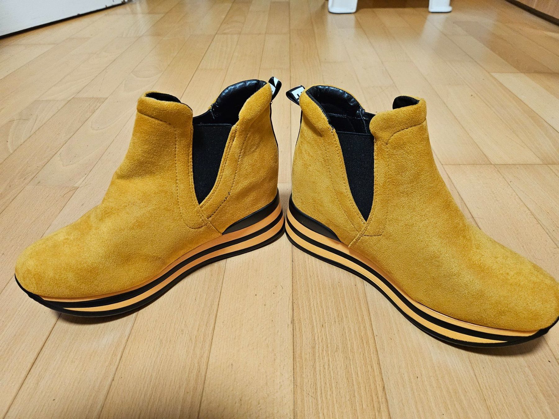Scarpe da donna: Schlupfboots, Stiefelette, senfgelb, Gr. 38 – Nuovo (secondo la descrizione) da Zürich venduto da qua_7dpq 2
