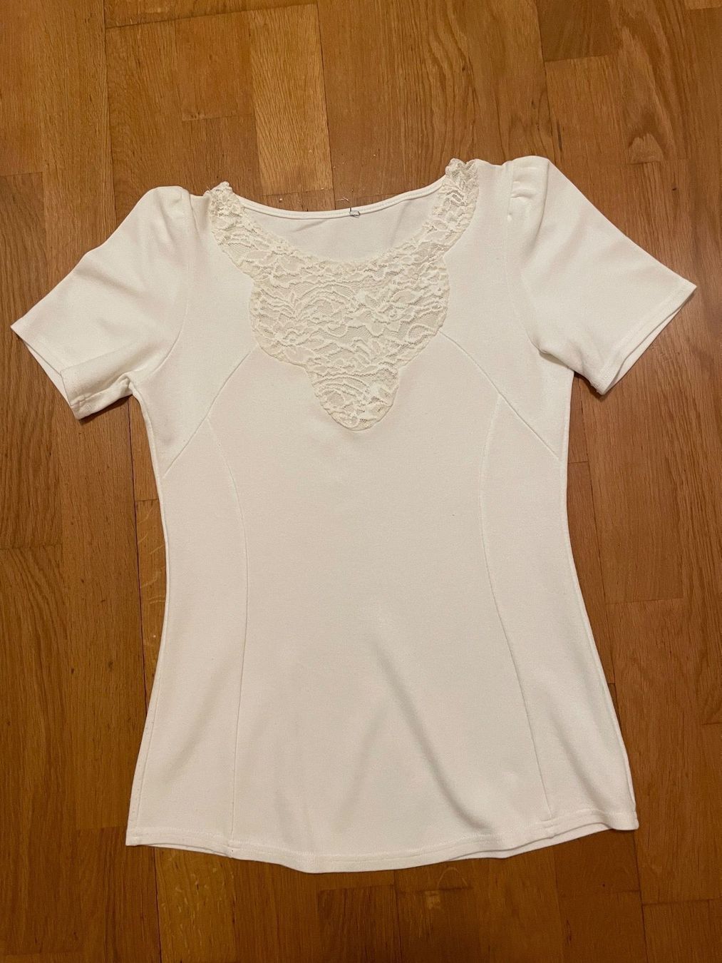 Mango T-shirt: Top mit Spitze von Mango in Grösse XS. – Usato da Adliswil venduto da StephanieAnnina 1