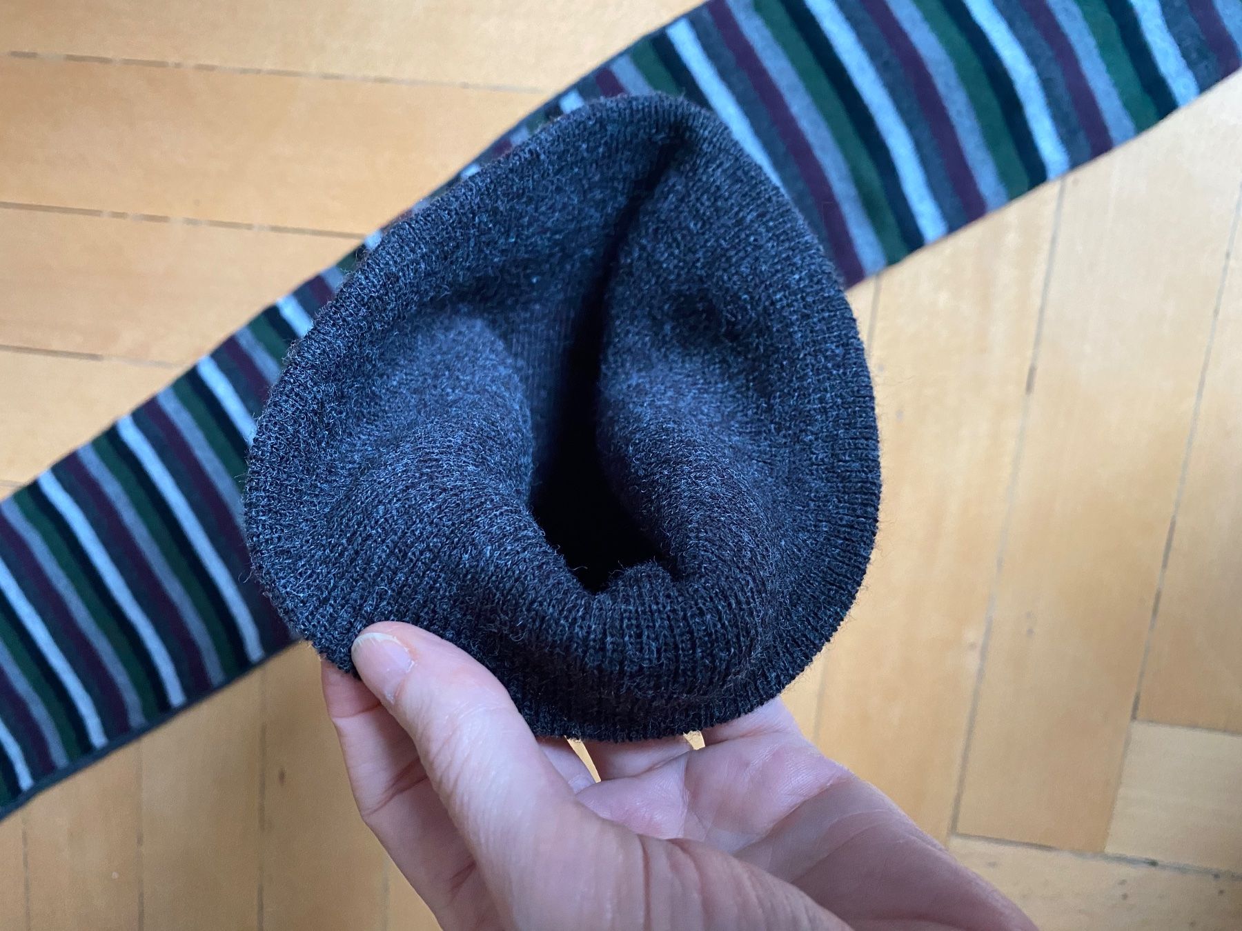 Altro abbigliamento per bambino: Chapeau et écharpe enfant – Usato da Küssnacht am Rigi venduto da CALIFRASQUI 2
