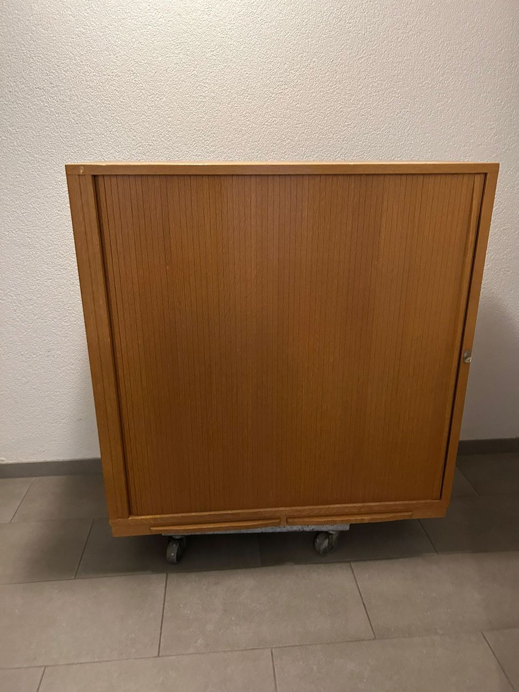 Cassettiere: Meuble à rideaux vintage – Usato da Echallens venduto da VintageMann 4