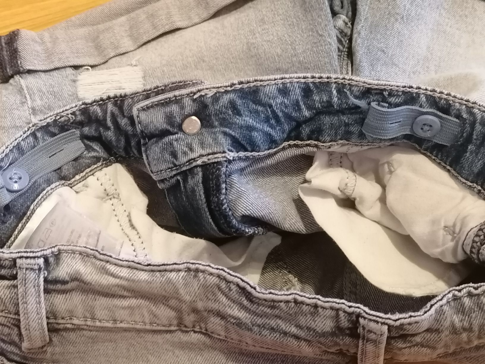 Hosen: Short en jean, short, pantalon short – Gebraucht aus Montcherand von petiteoune75 7