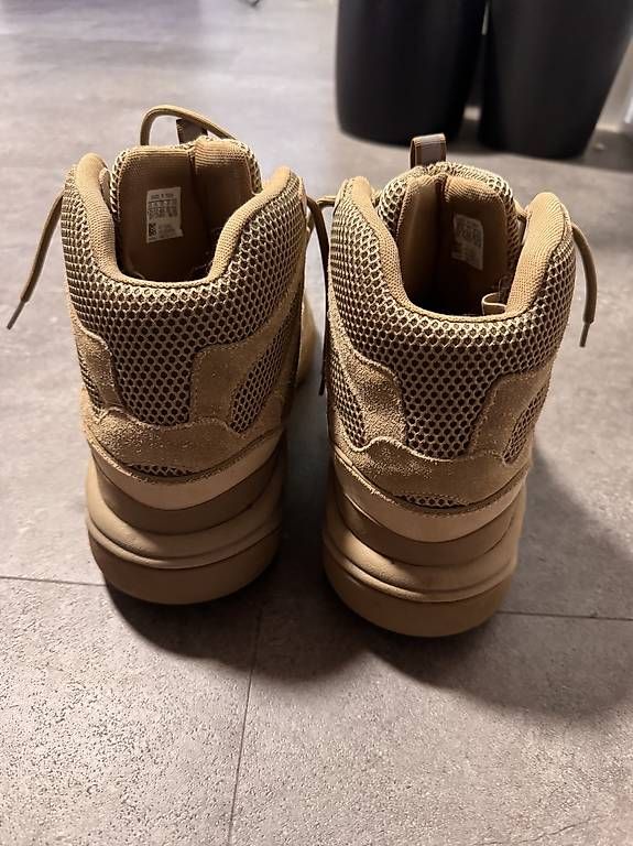 Adidas Herrenschuhe: Adidas Yeezy Desert Boot - Grösse 46 – Gebraucht aus Brenzikofen von and_69mm 3