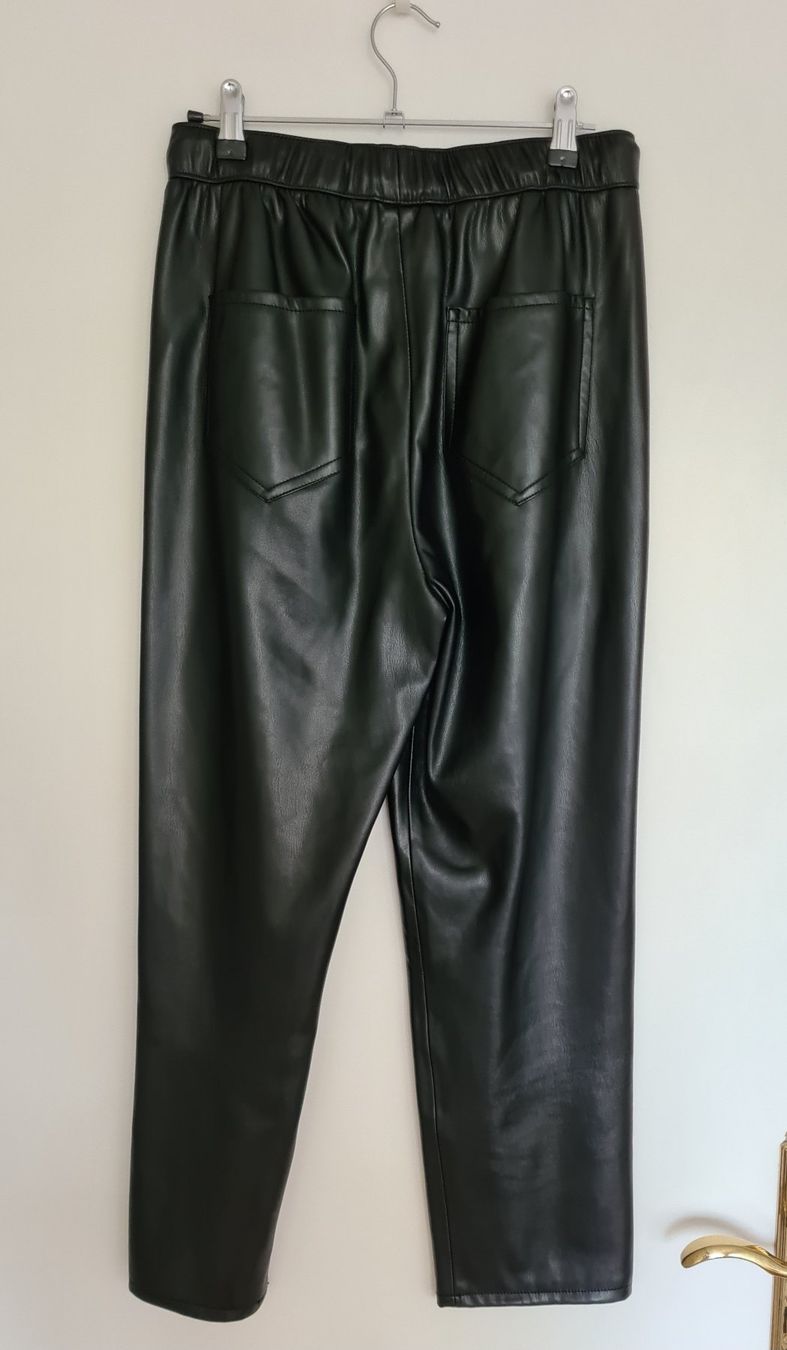 Zara Pantalons: Zara pantalon t 34-36 – D'occasion à Thônex par AneleManele 1
