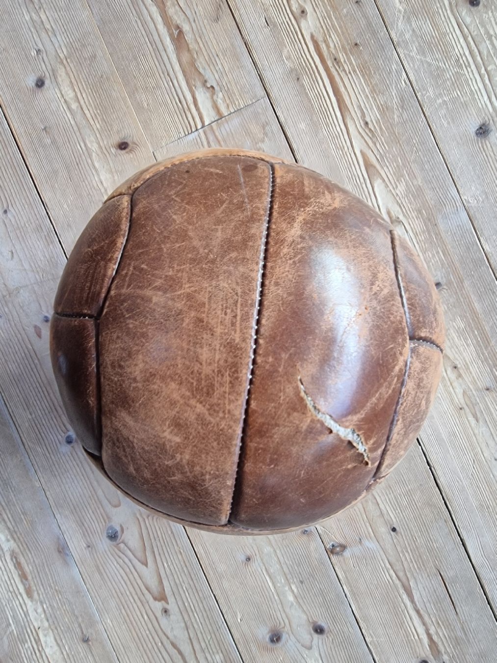 Alder+Eisenhut Palloni: Medizinball Leder antik – Usato da Nidau venduto da Wertas2