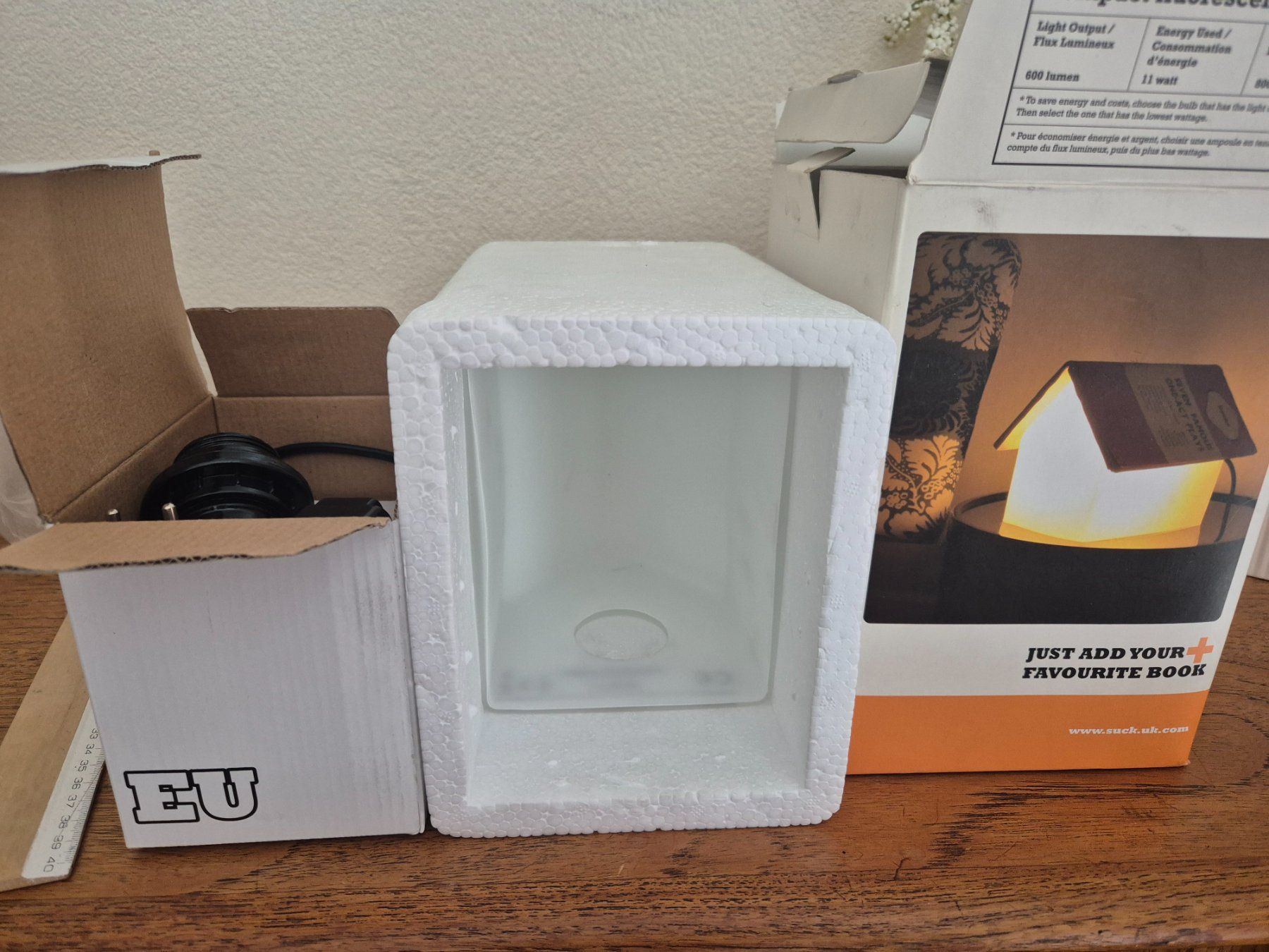 Lampade: Lampe livre maison neuve – Usato da Fully venduto da tameab 2