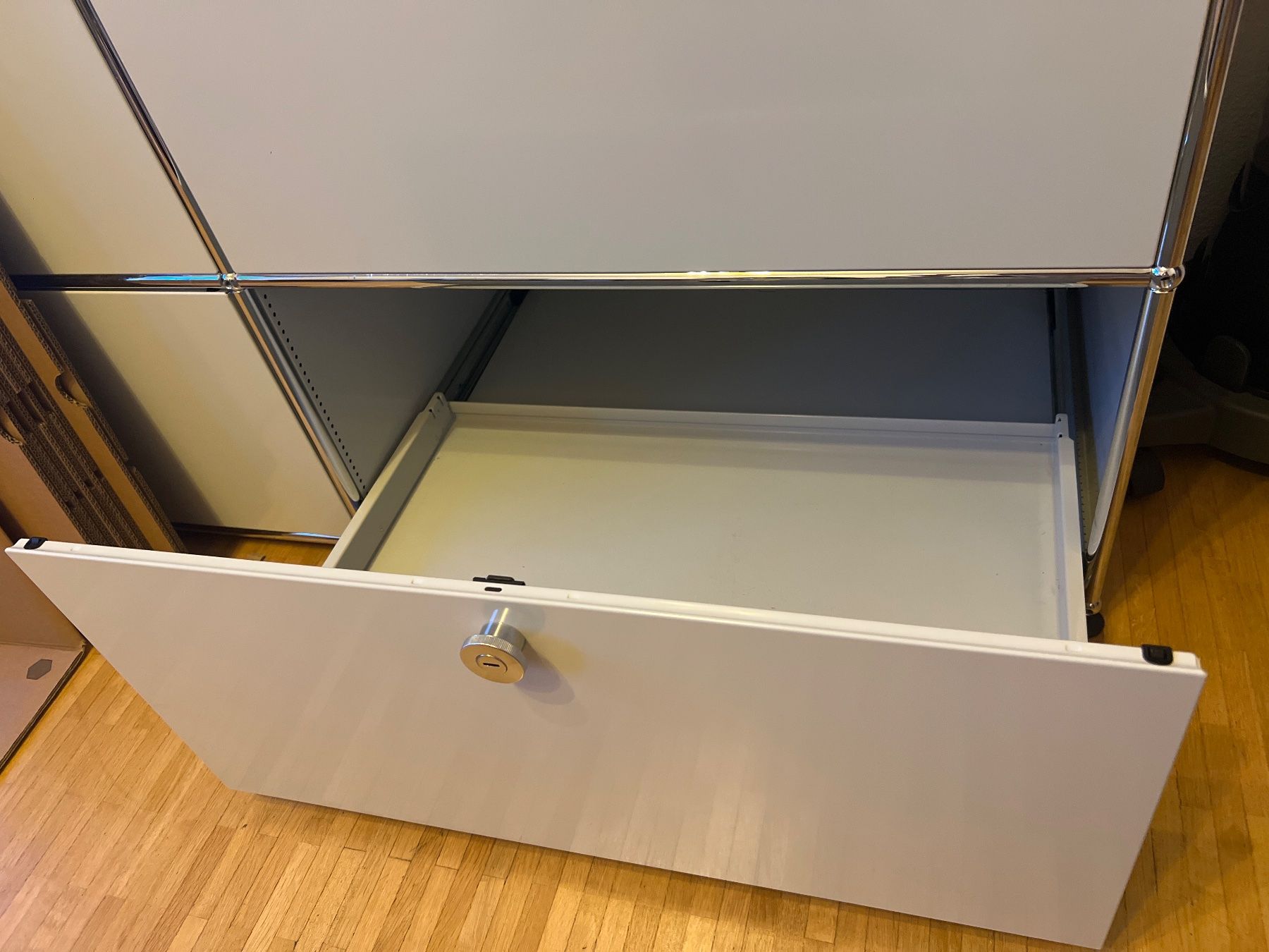 USM Schränke: USM Haller - hellgrau – Gebraucht aus Zürich von jug01 2