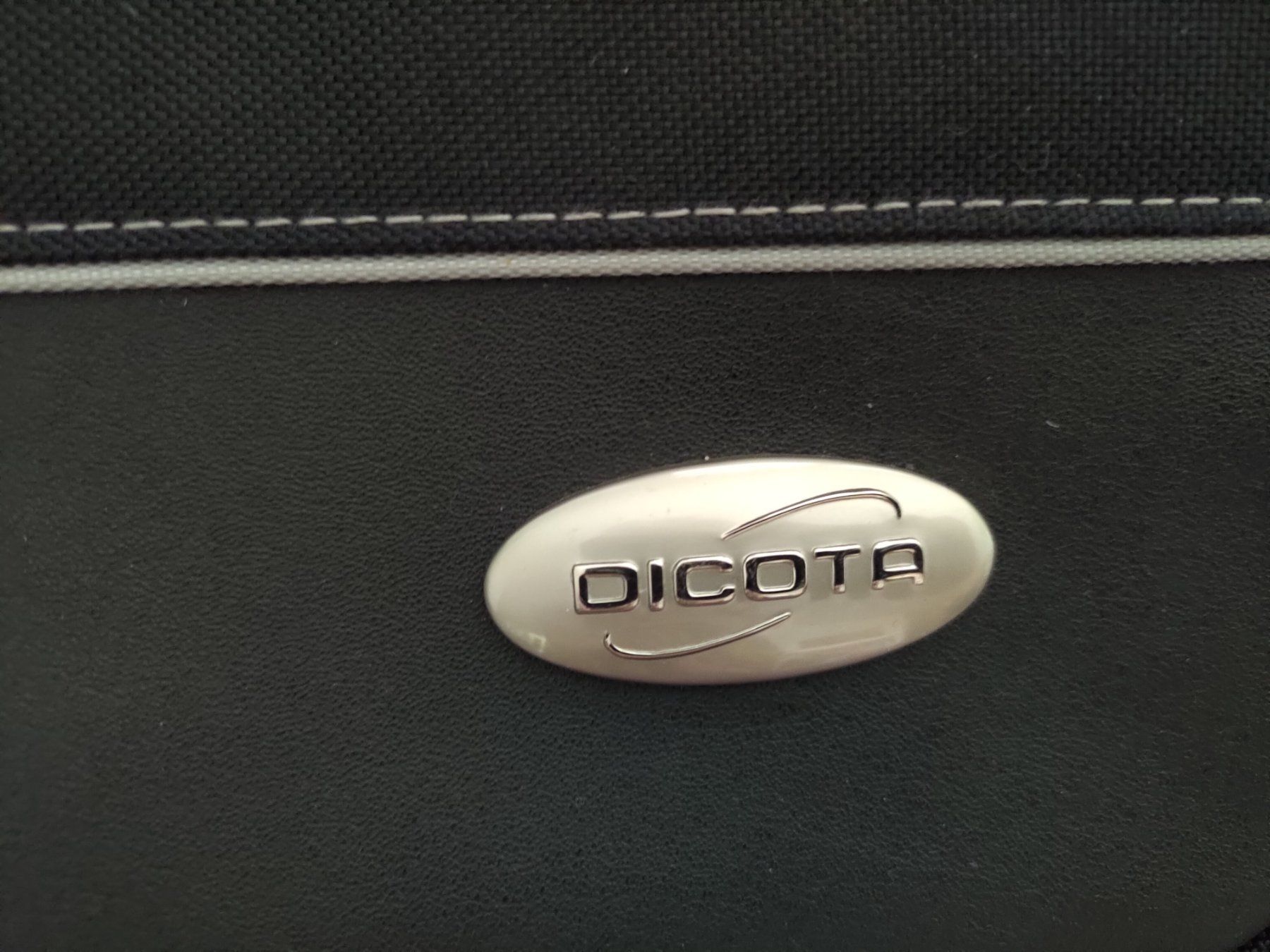Taschen: Dicota Laptoptasche – Gebraucht aus Hergiswil NW von laserplay 1
