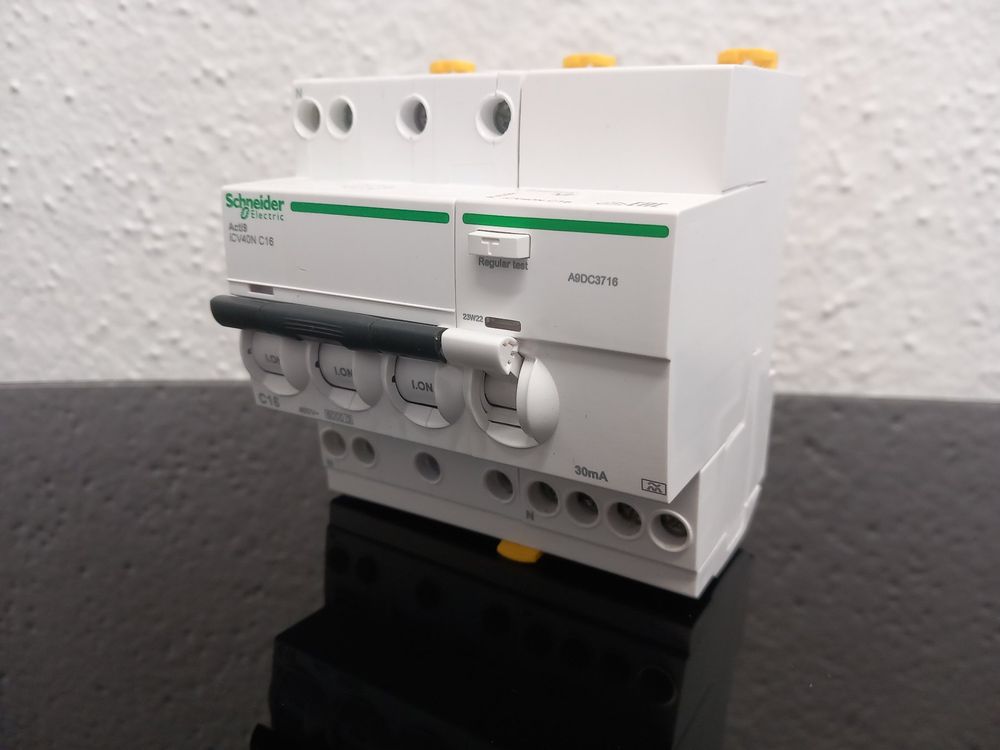 Acti9 iC40N C16 + 30mA A9DF3616 RCBO FILSC 16A 3polig NEU Kaufen auf