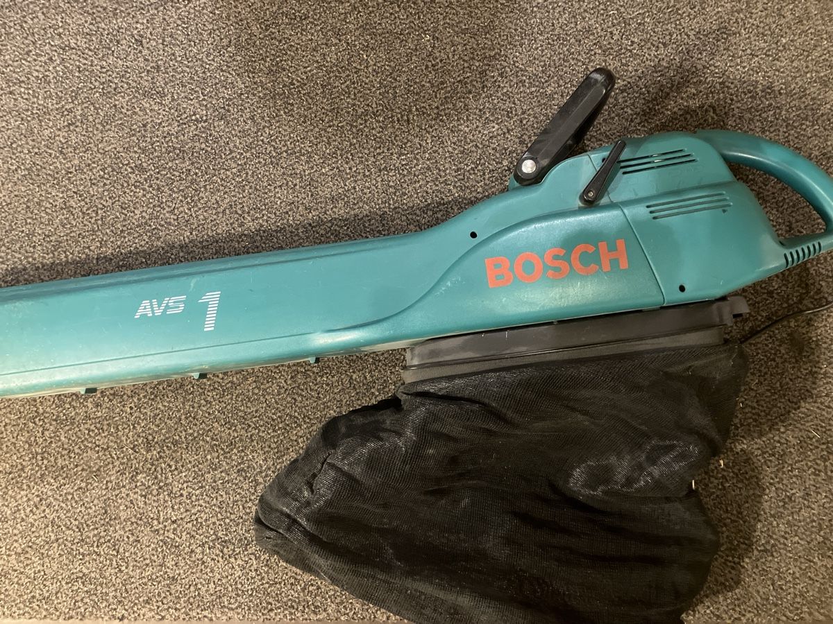 Bosch Soffiatori & Aspiratori per foglie: Bosch Laubbläser AVS 1 – Usato da Erlenbach im Simmental! venduto da Simmentaler-Perlen