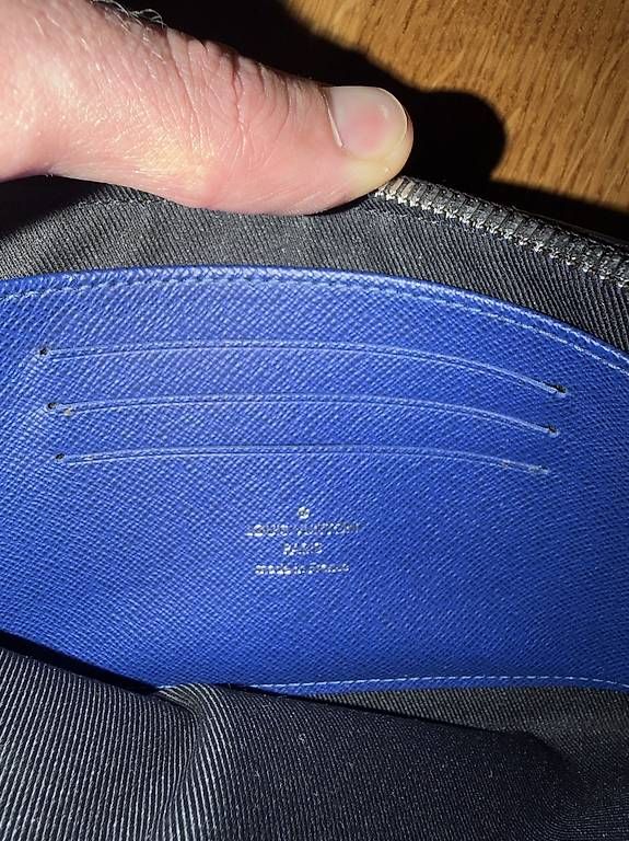 Louis Vuitton Borse: Louis Vuitton Taiga Pochette – Usato da Remigen venduto da noa_z5fb 2