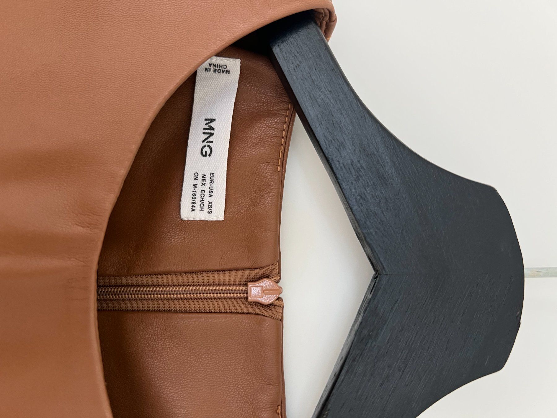 Mango Top: Top effet similicuir Mango marron – Usato da Zürich venduto da mps_9cp7 4