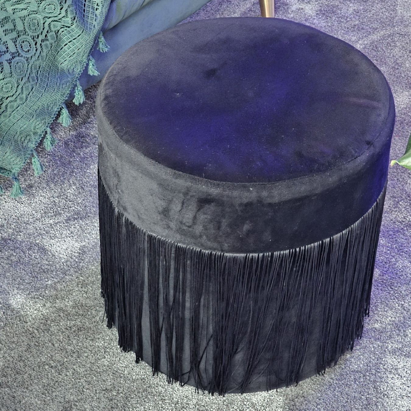 Hocker: Schwarzer Samt Hocker mit Fransen - Top Zustand! – Gebraucht aus Rheinsulz von Gilea 2