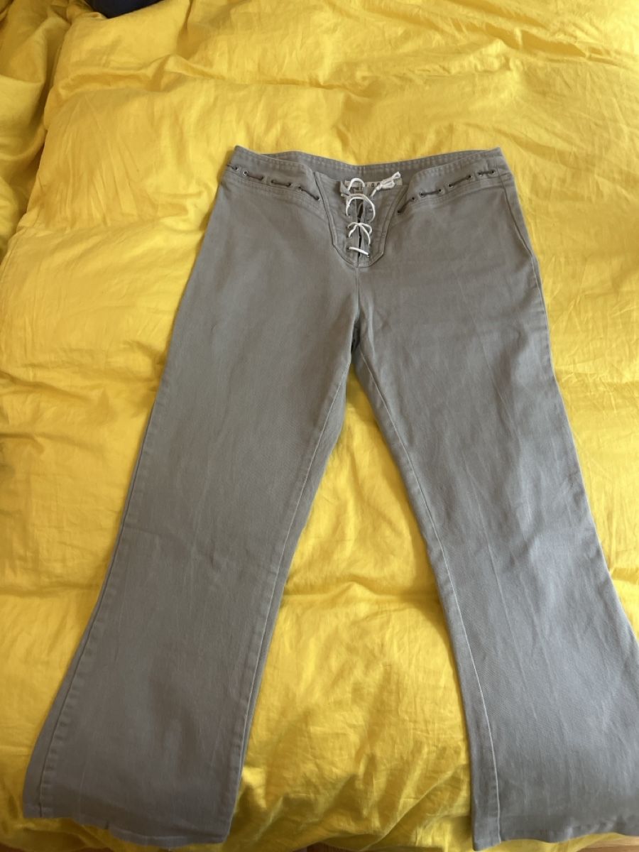 Pantaloni: Pantalon femme Flash Basic beige taille 44 – Usato da Zürich venduto da Noemie1994