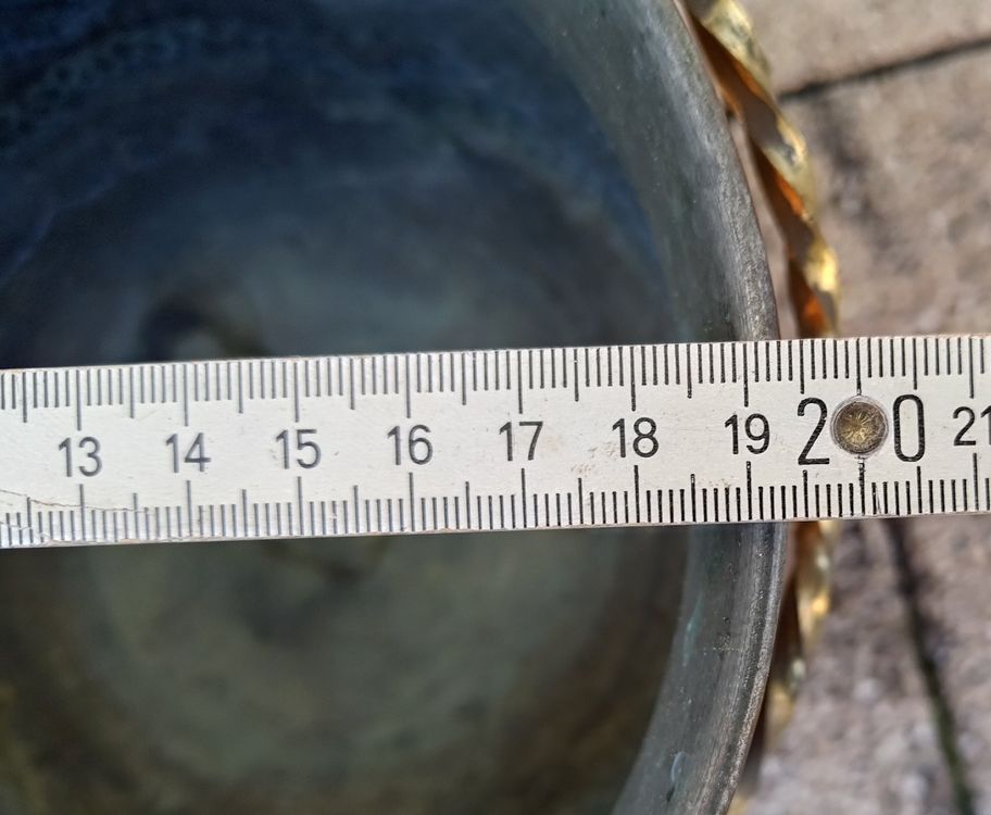 Pentole: Kupferkessel - Mit wunderschön verziertem Henkel & Füsschen – Usato da Rüti ZH venduto da Sarah0406 2