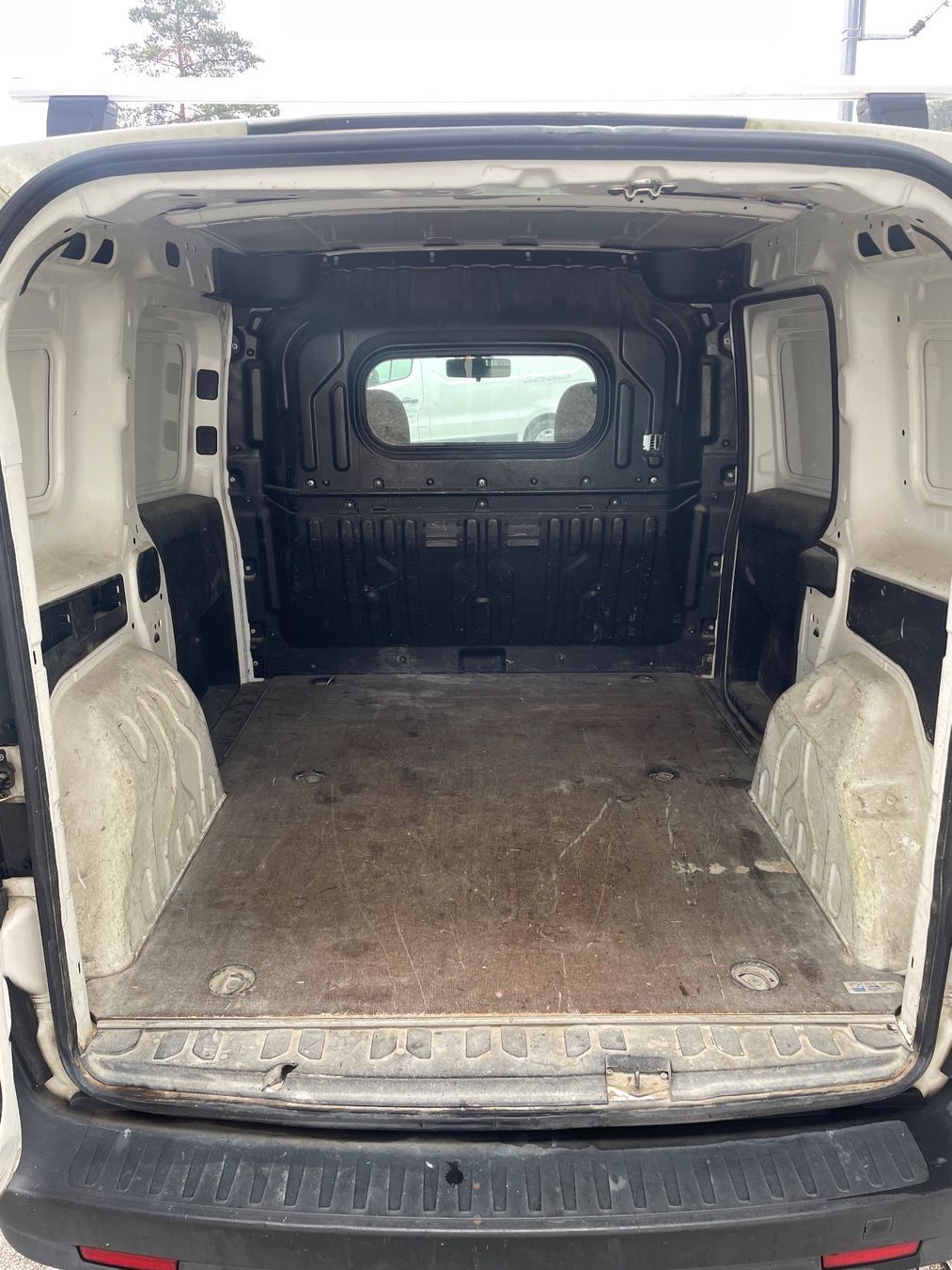 Opel Veicoli commerciali: Opel Combo D 1.4i – Usato da Kehrsatz venduto da luchluc 5