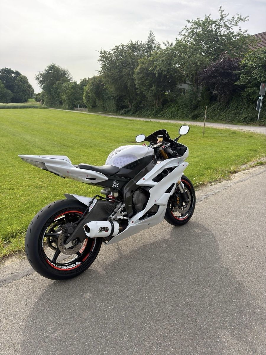 Yamaha Strasse: Wunderschöne Yamaha YZF-R6 – Gebraucht aus Rickenbach Sulz von Salentina79 2