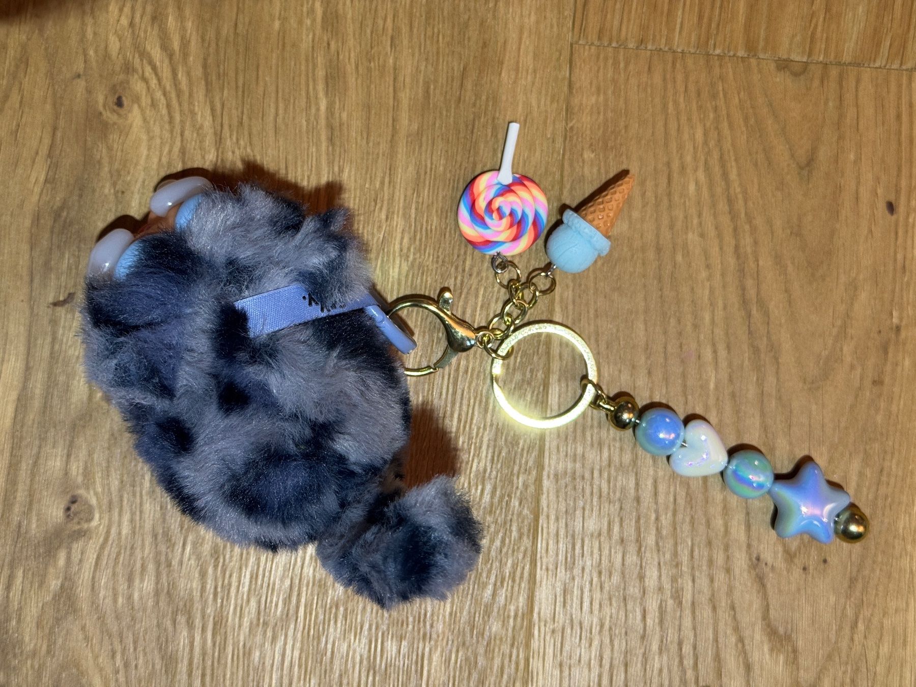 Portachiavi: Authentic custom Cry Baby Keychain – Nuovo e nell'imballaggio originale da Airolo venduto da MomTheBraggerStudio 2