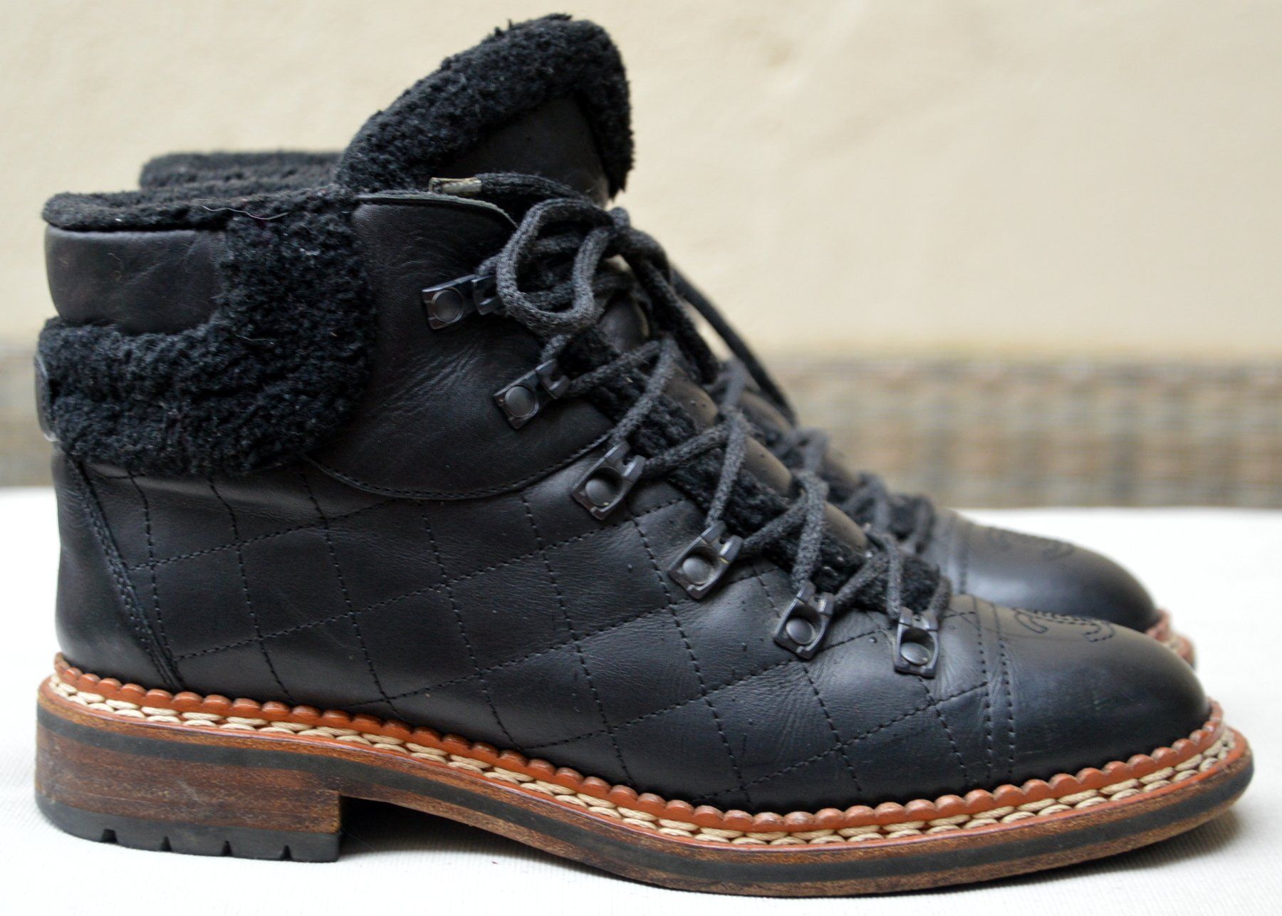 Chanel Scarpe da donna: Boots Chanel bottes .41 – Usato da Collonges venduto da Auganien 5