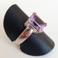 Silberring 925  mit einem hellvioletten Stein gr. 18 mm
