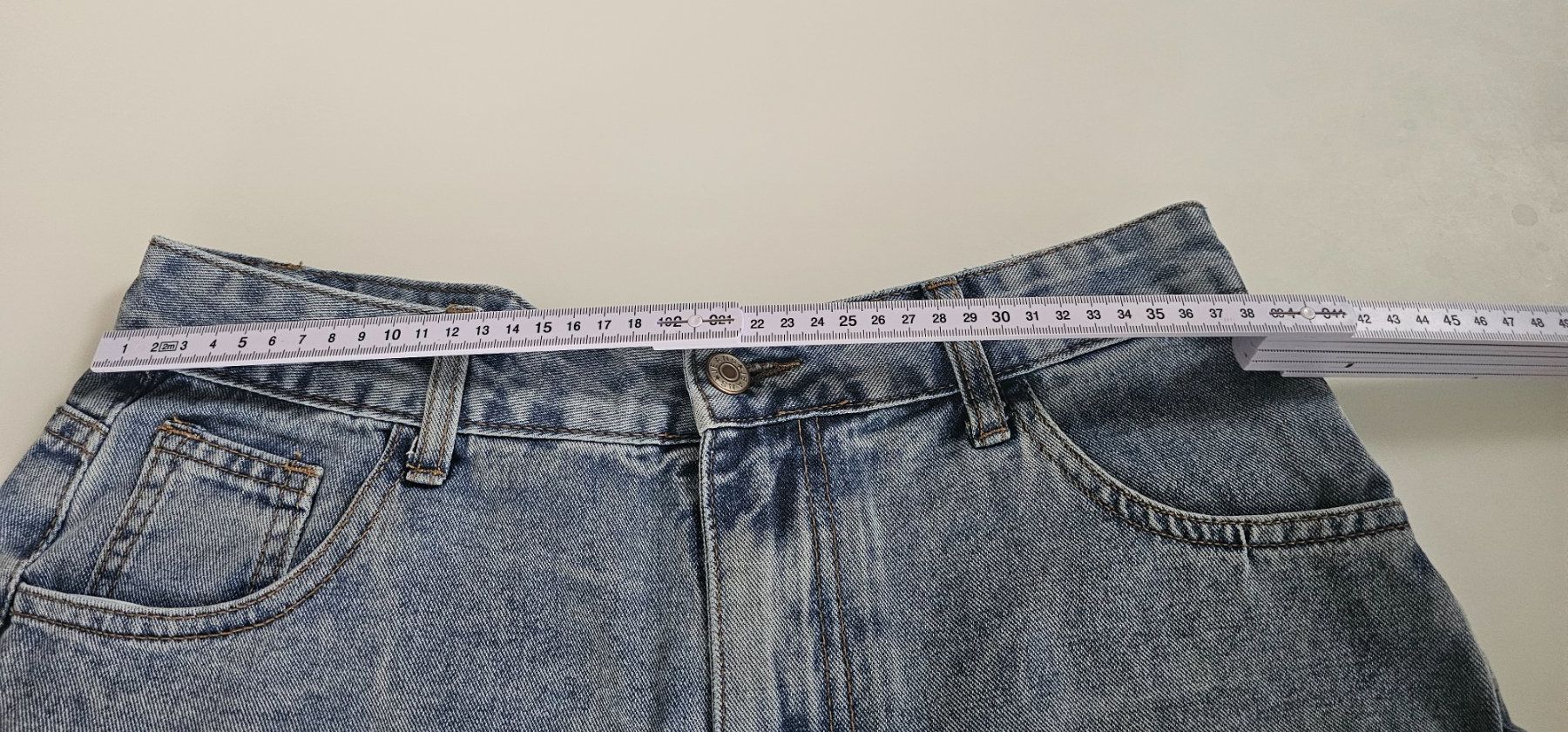 Jeans: Coole Jeans Shorts, Gr. L – Usato da Azmoos venduto da Jadejo 1