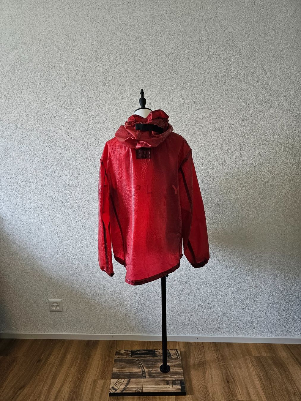 Replay Giacche: Replay Regenjacke Kroko-Optik Rot Gr. S mit Kapuze – Usato da Emmen venduto da Tumanovr 3