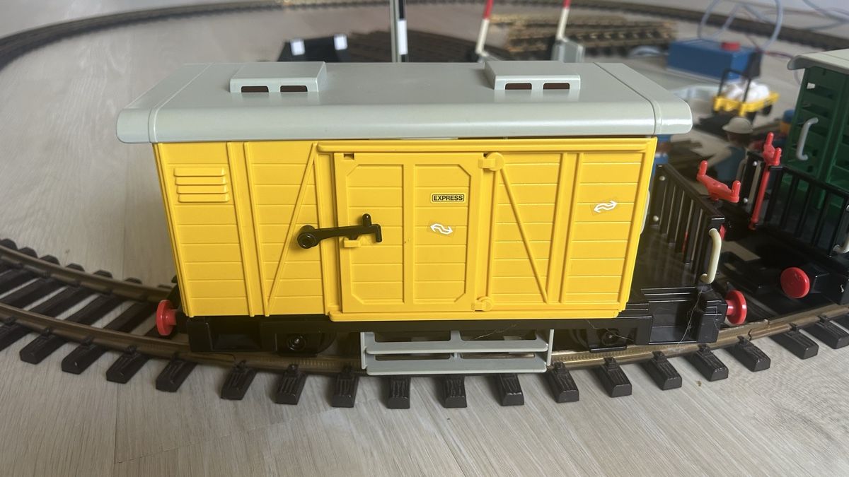 Playmobil Spielzeuge: Playmobil - Spielbahn mit Zubehör – Gebraucht aus Gossau SG von Gallus00 5