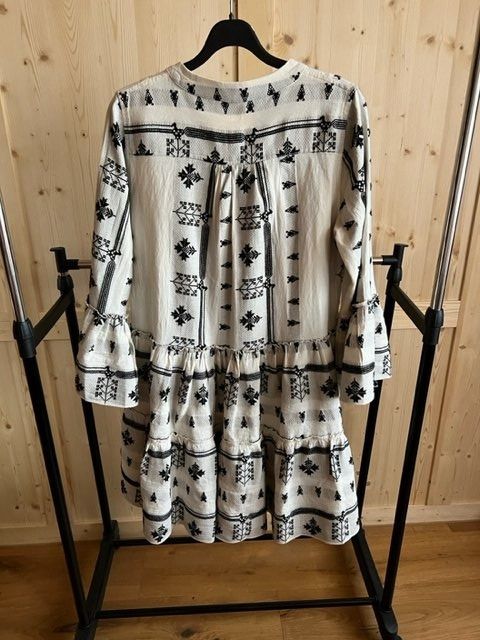 Devotion Vestiti: Devotion Twins Winter-Kleid weiss-schwarz Gr. XS - Chan23.7 – Usato da Küssnacht am Rigi venduto da Good4Deckeli 1