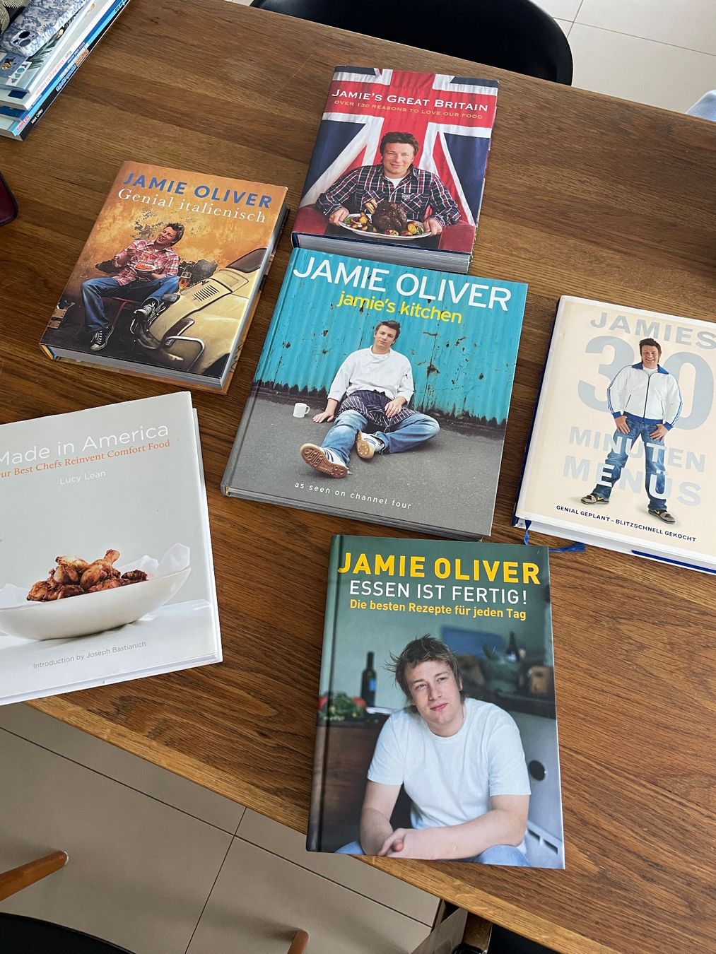 Libri: Für JAMIE OLIVER Fan – Usato da Lützelflüh-Goldbach venduto da Christian1980 1