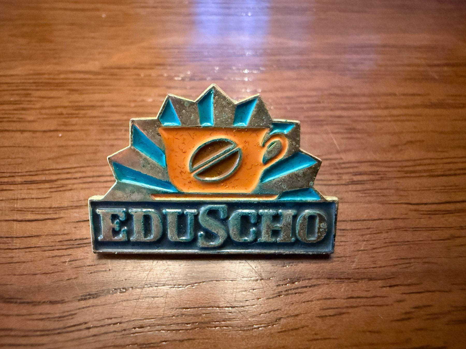 Placchette & Badge: Anstecknadel Eduscho Kaffee Electa Basel gebraucht – Usato da Erstfeld venduto da Mario_boe0