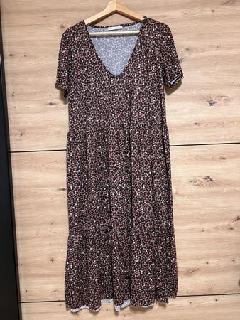 Pull and Bear Kleid
