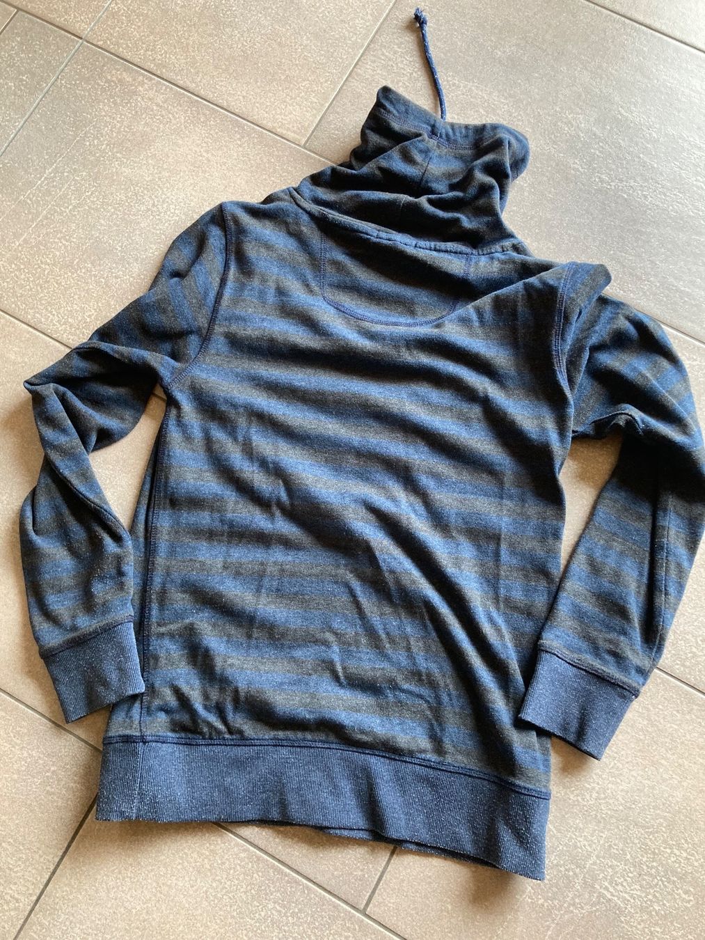Esprit Pullover & Sweatshirts: Pullover Gr. S; Esprit – Gebraucht aus Mosnang von Kusli09 2