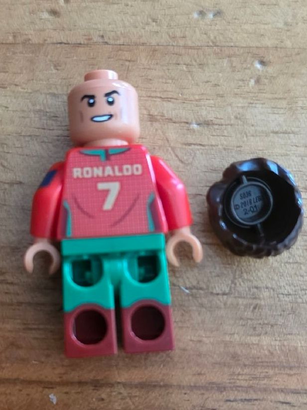 Lego Giocattoli: Lego Ronaldo CR7 – Nuovo (secondo la descrizione) da Meilen venduto da simonio13 1