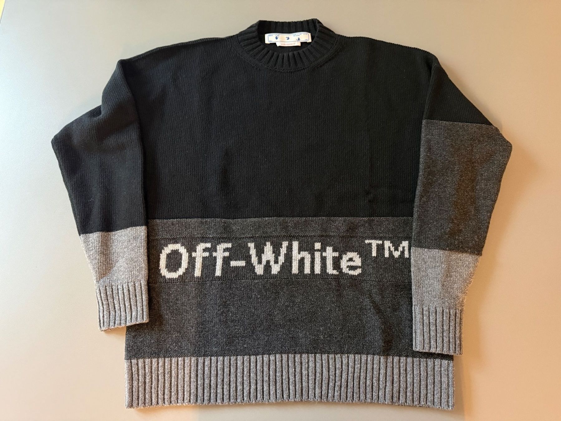 Off-White Pullover & Sweatshirts: Off-White Wollpullover,  Grösse XS, Top Zustand! – Gebraucht aus Bonstetten von Goodbuy1