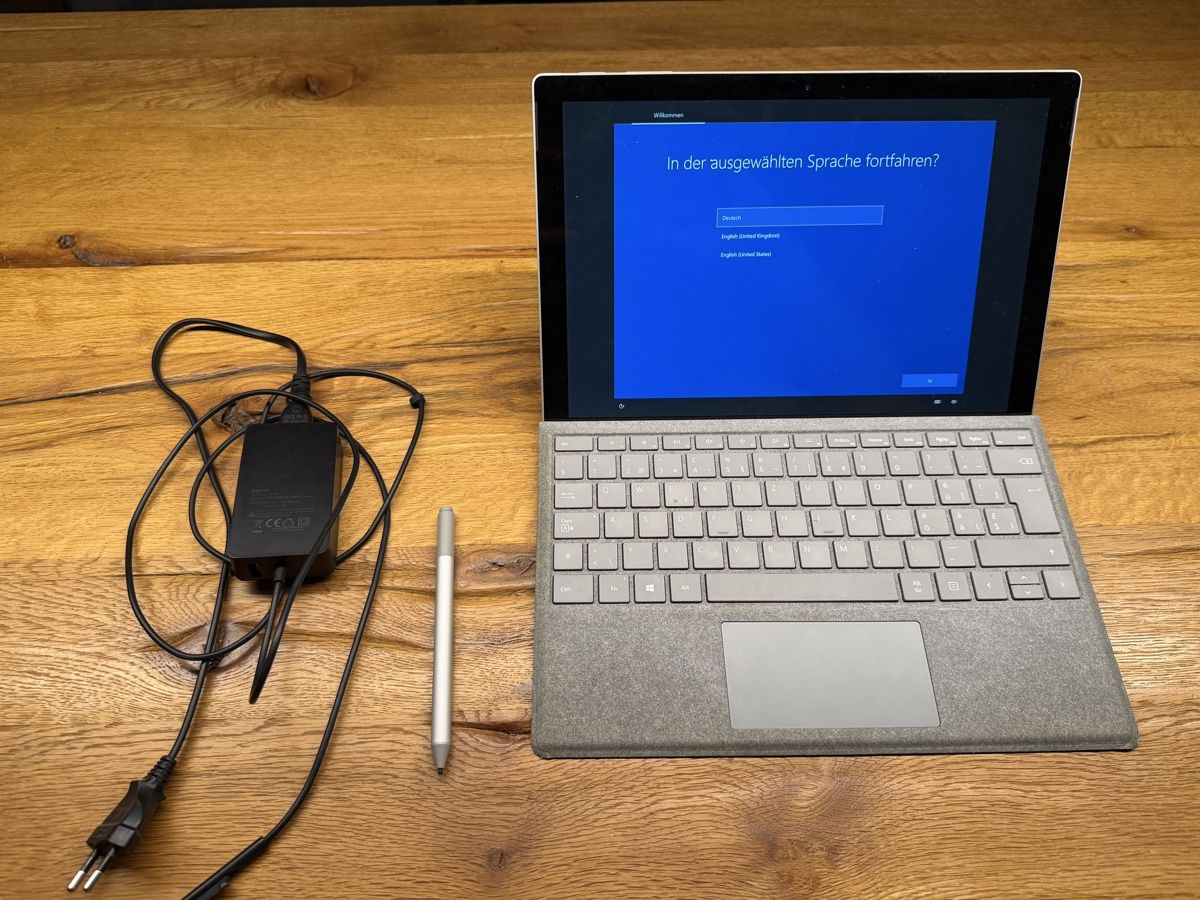 Microsoft Tablet PC: Microsoft Surface Pro 5. Generation  – Usato da Olten venduto da atzeminator