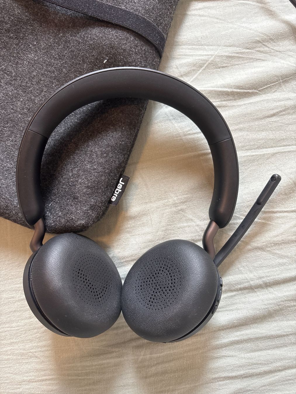 Jabra Casques audio: Jabra Evolve2 65 MS Headset, Wireless, Bluetooth – D'occasion à Höri par Binary_tech_ch
