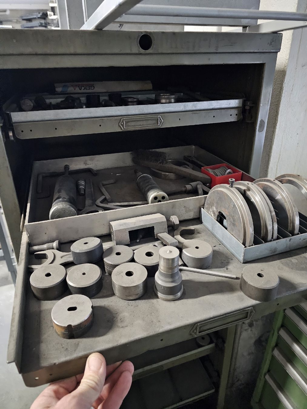 Toutes les machines: Poinçonneuse – D'occasion à Roche VD par gwa_v8bl 7