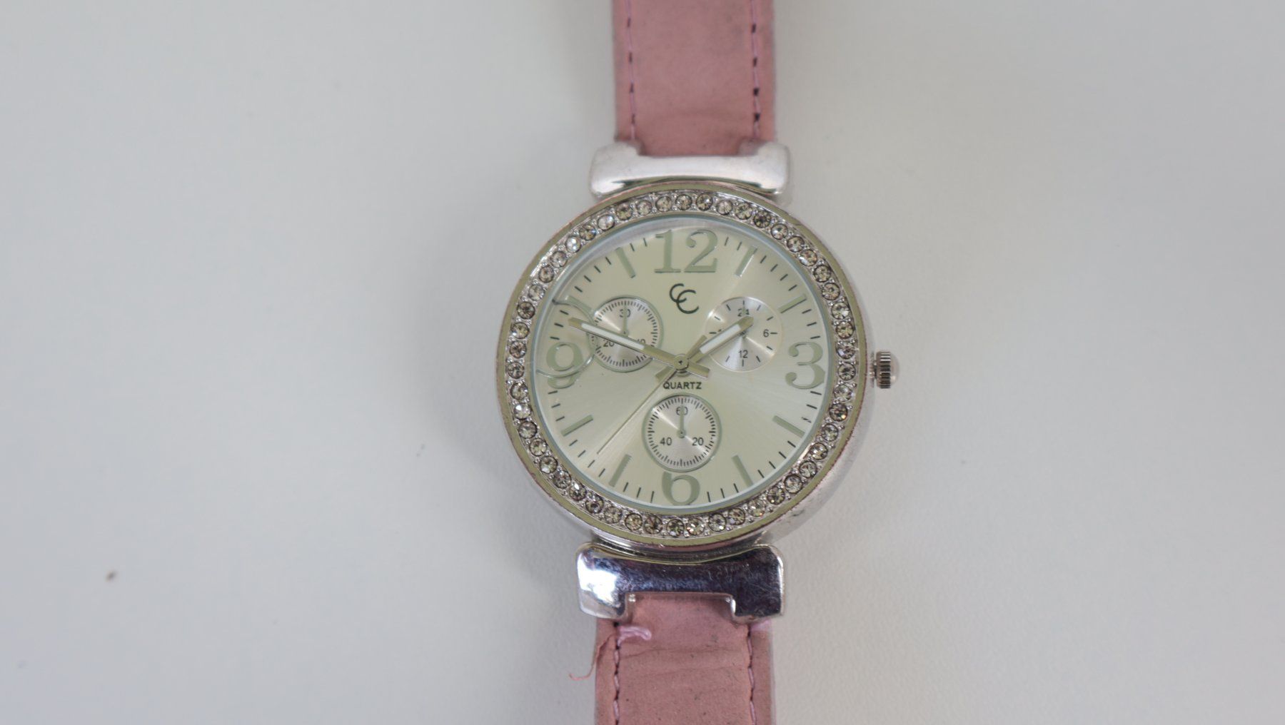 Uhren: Damen Uhr  läuft, Garantie , – Gebraucht aus Willisau von flabastian 7