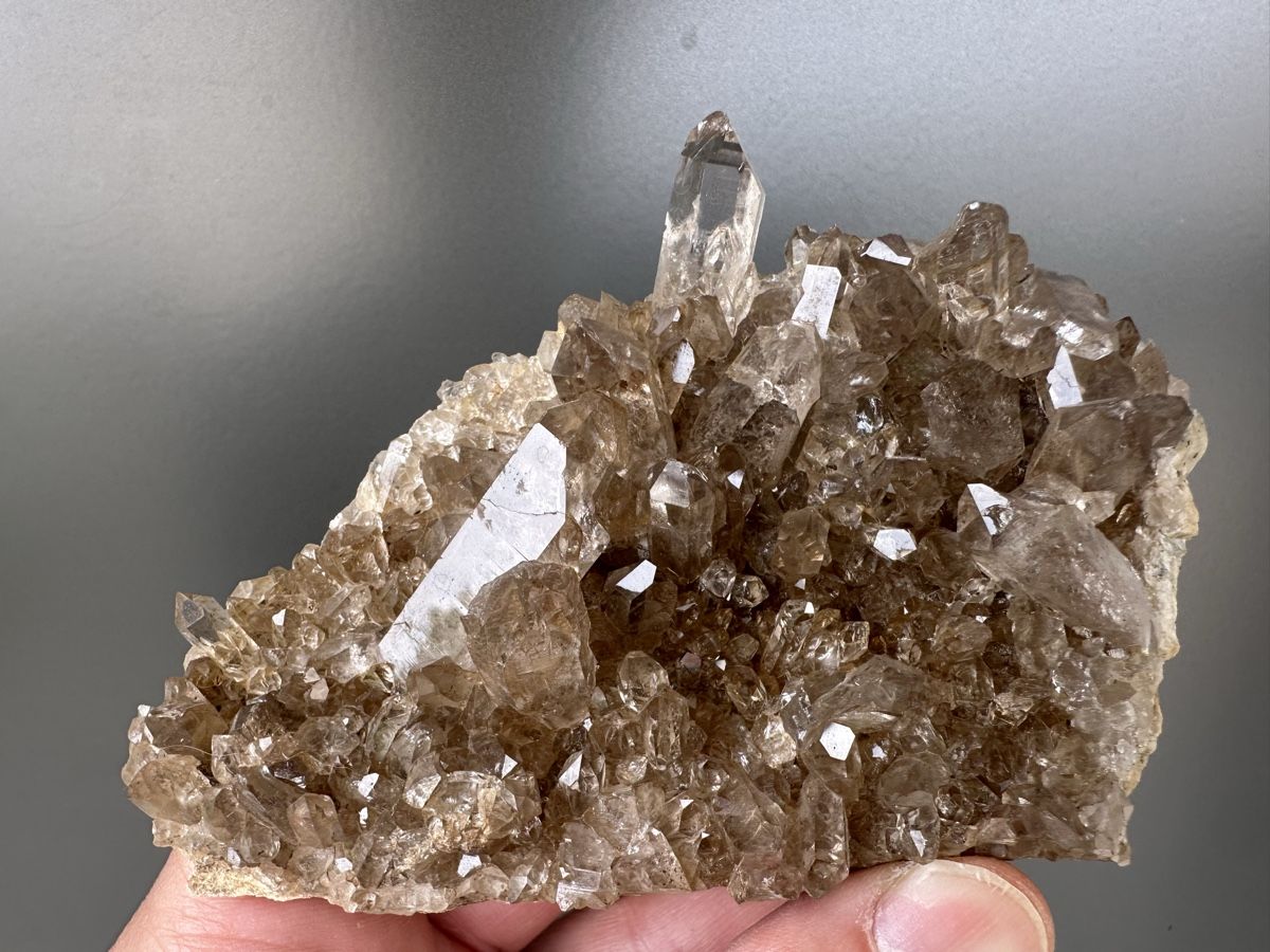 Minerali & Pietre curative: Heller Rauchquarz Val Surplattas – Usato da Oberuzwil venduto da Crystall0 7