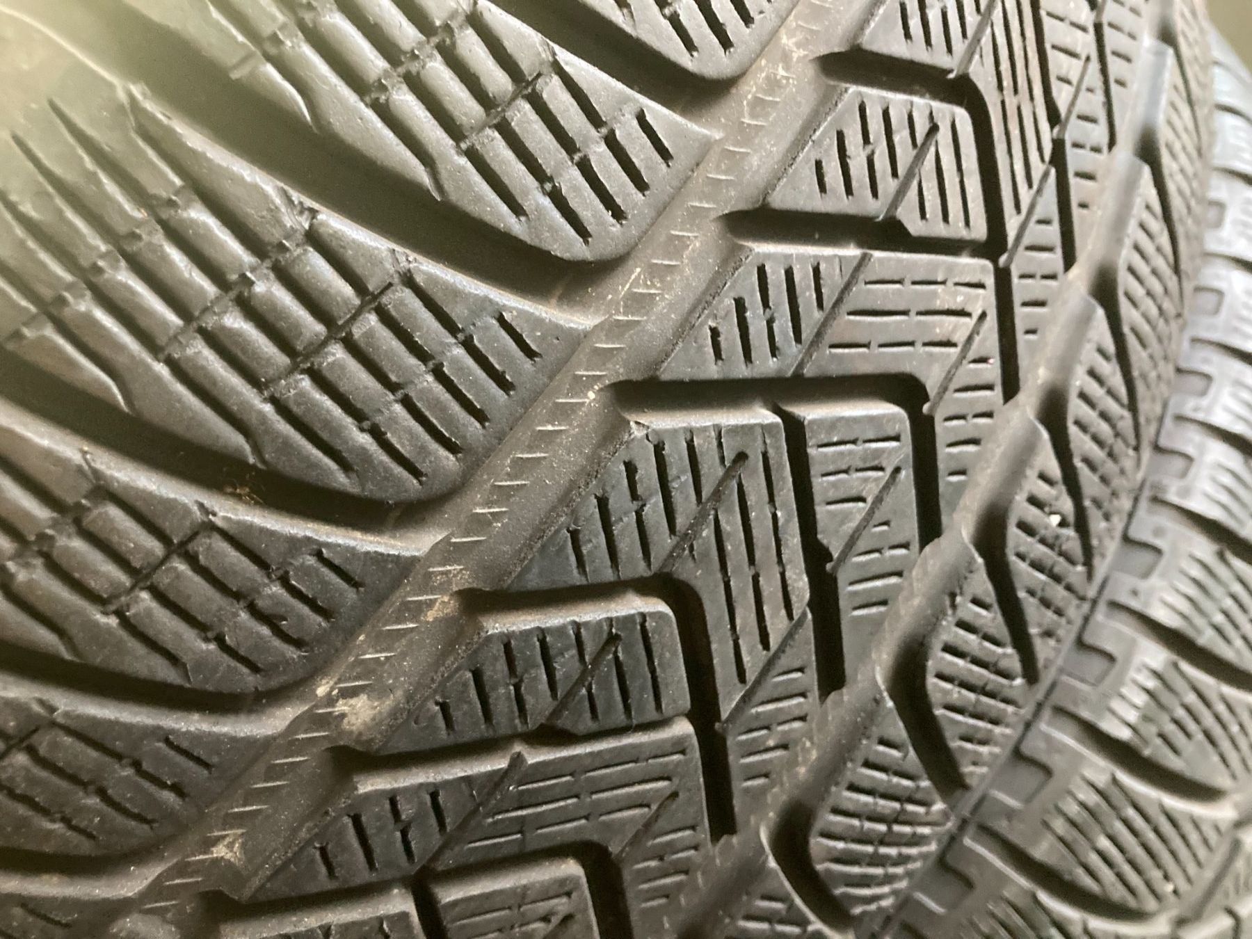 Pirelli Pneumatici & Ruote complete: 255/55R19 Pirelli Winterpneu – Usato da Cham venduto da Cham6332 5
