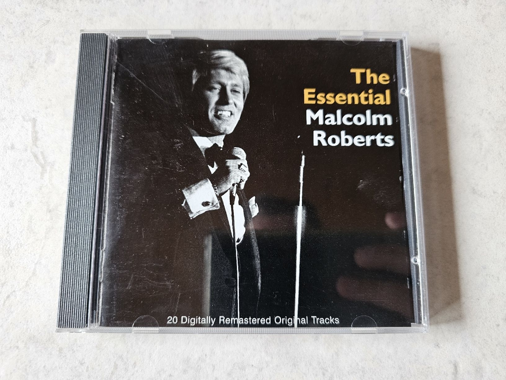 CD: Malcolm Roberts  -  The Essential – Usato da Schneisingen venduto da backstore24