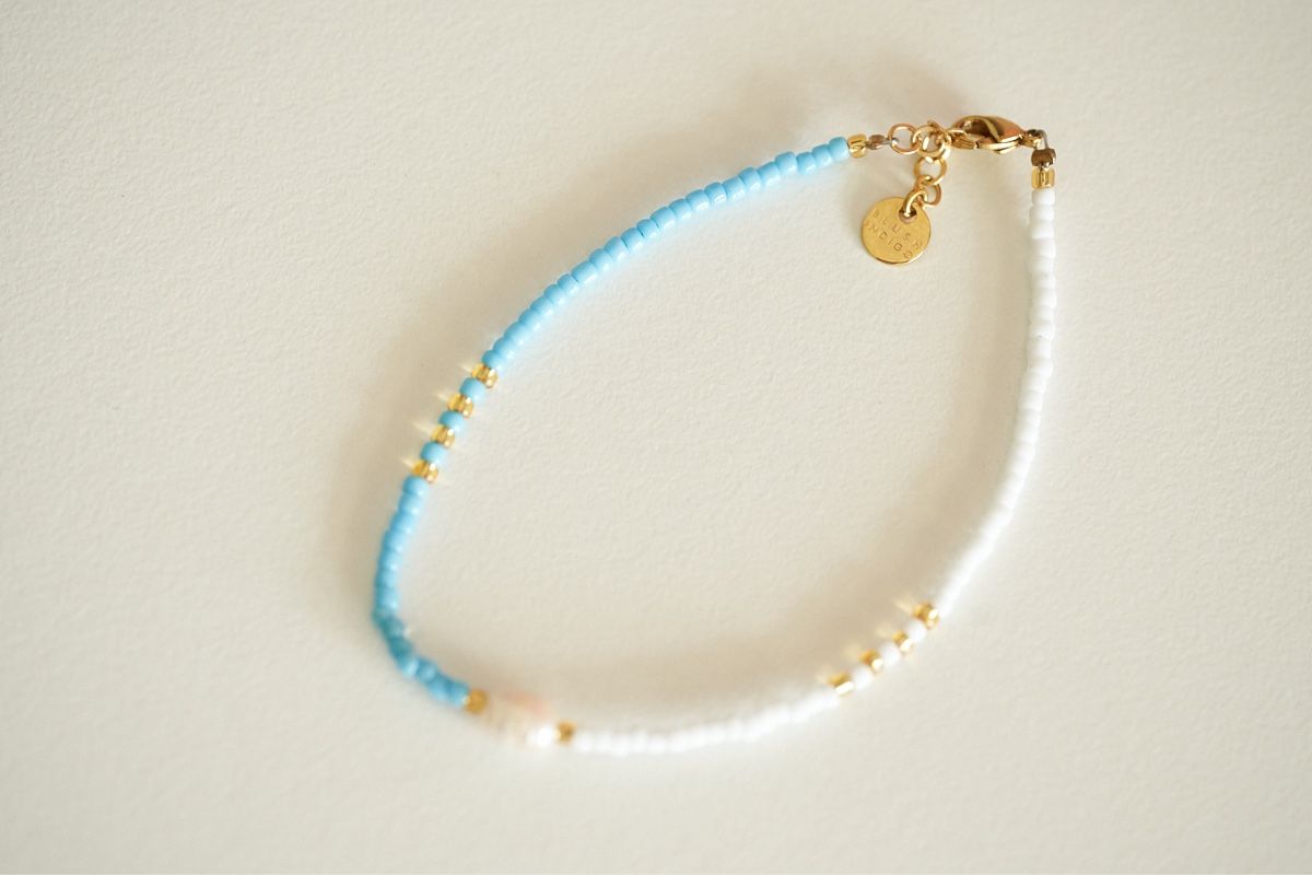 Bracciali & Braccialetti: Perlenarmband neu türkis Kunst Perlen – Nuovo (secondo la descrizione) da Olten venduto da Sebbwen