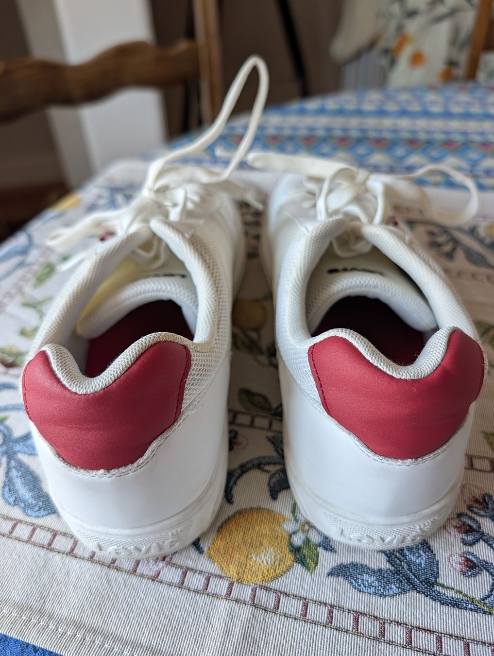 Levi's Scarpe da uomo: Stylish Levi's Sneakers White Size 44 Men – Usato da Zürich venduto da jor_68rp 4